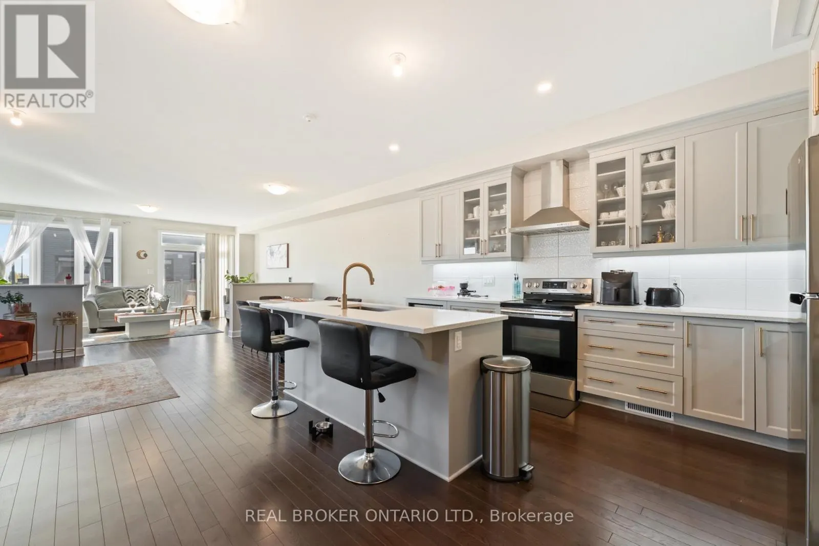 675 TALIESIN CRESCENT