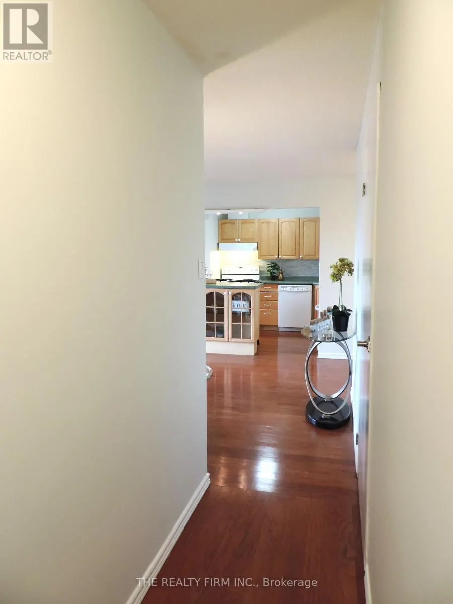 504 - 858 COMMISSIONERS ROAD E, #504