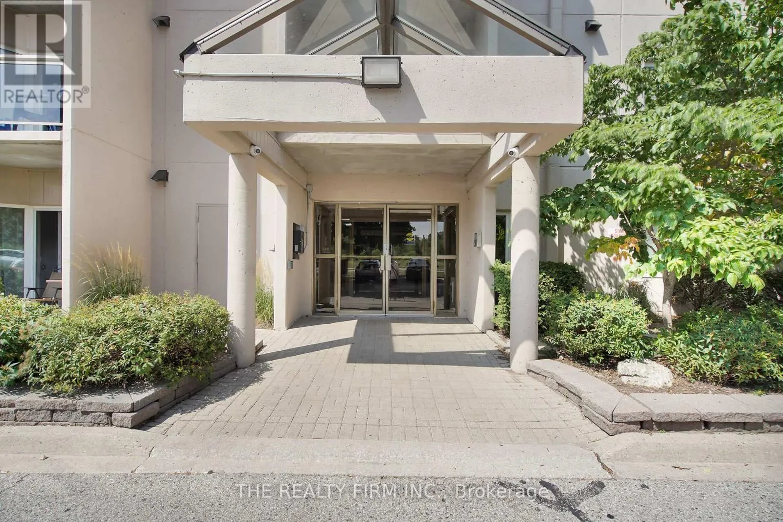 504 - 858 COMMISSIONERS ROAD E, #504