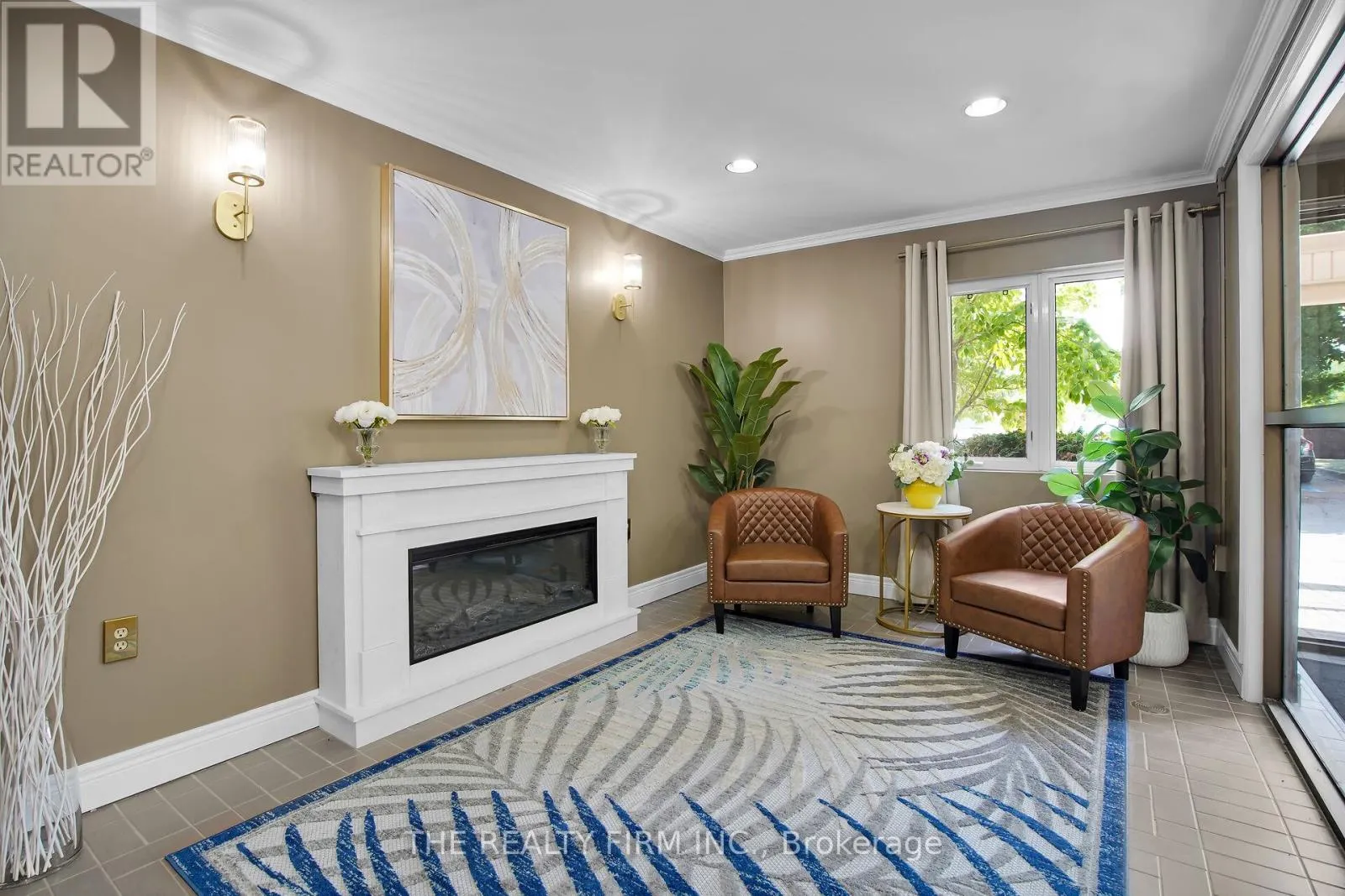 504 - 858 COMMISSIONERS ROAD E, #504