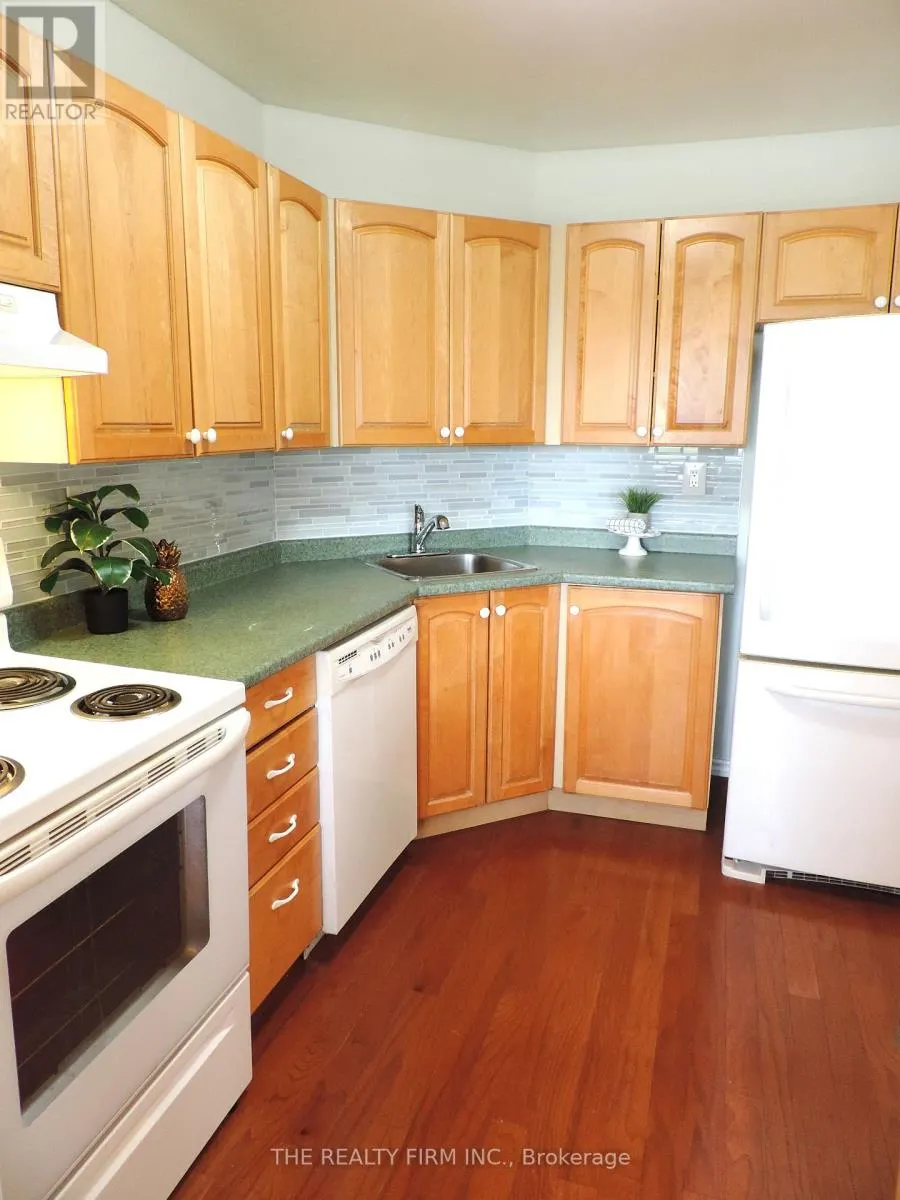 504 - 858 COMMISSIONERS ROAD E, #504