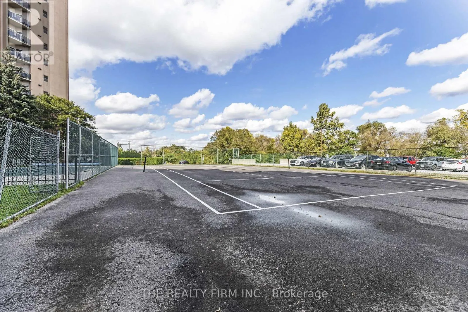 504 - 858 COMMISSIONERS ROAD E, #504