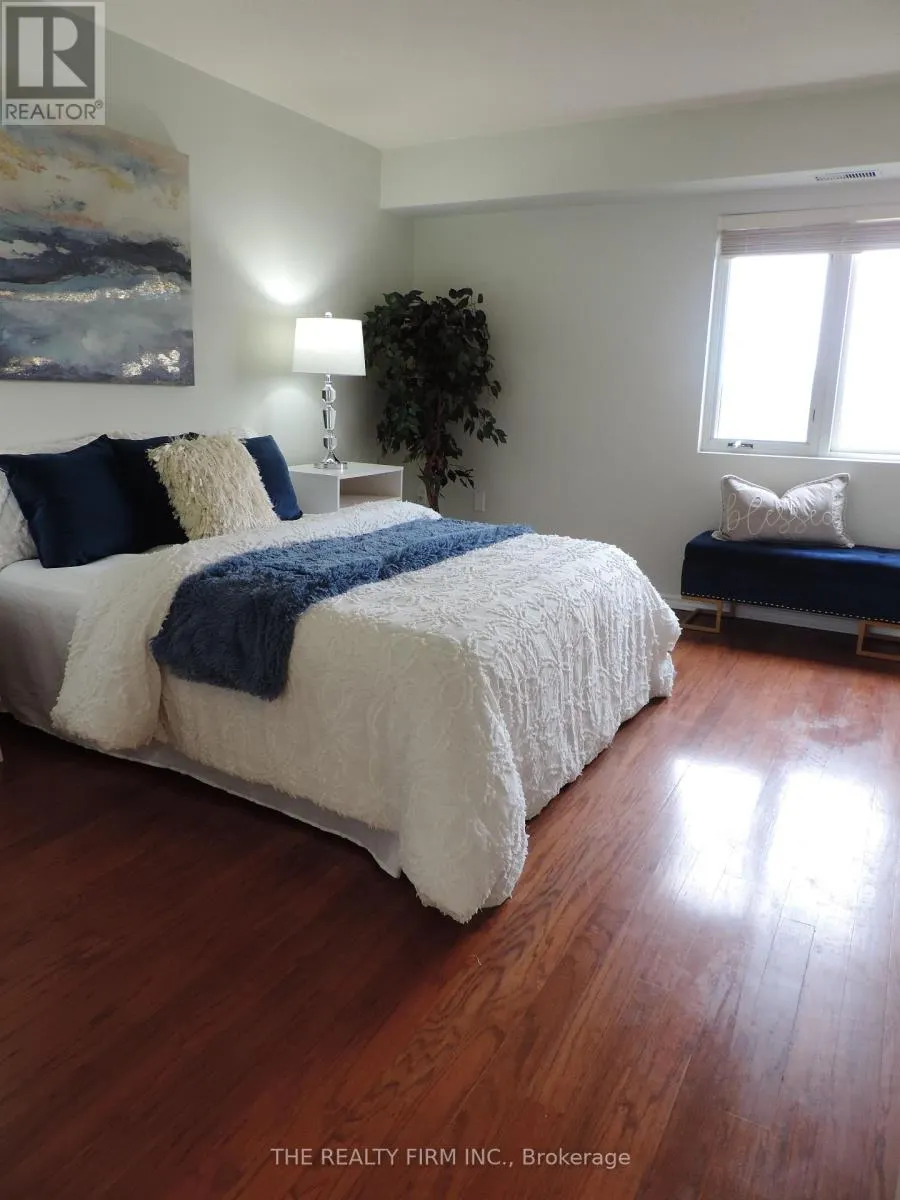 504 - 858 COMMISSIONERS ROAD E, #504