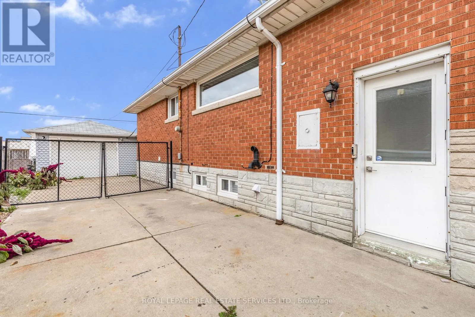 559 EAST 27TH STREET