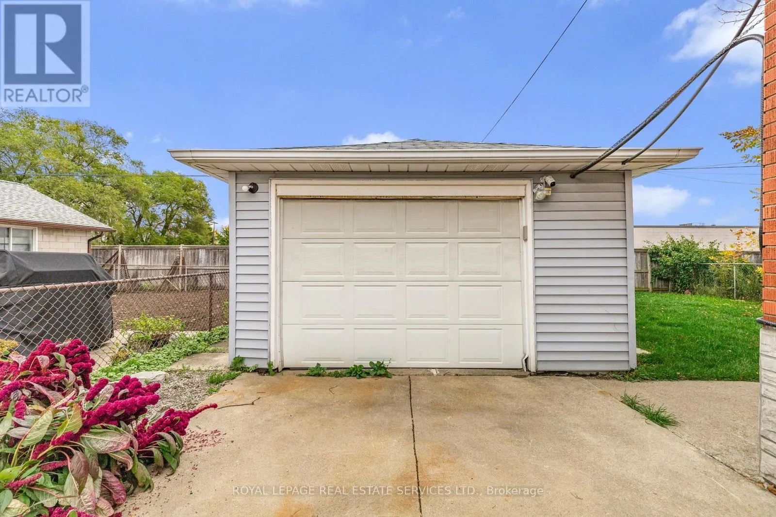 559 EAST 27TH STREET