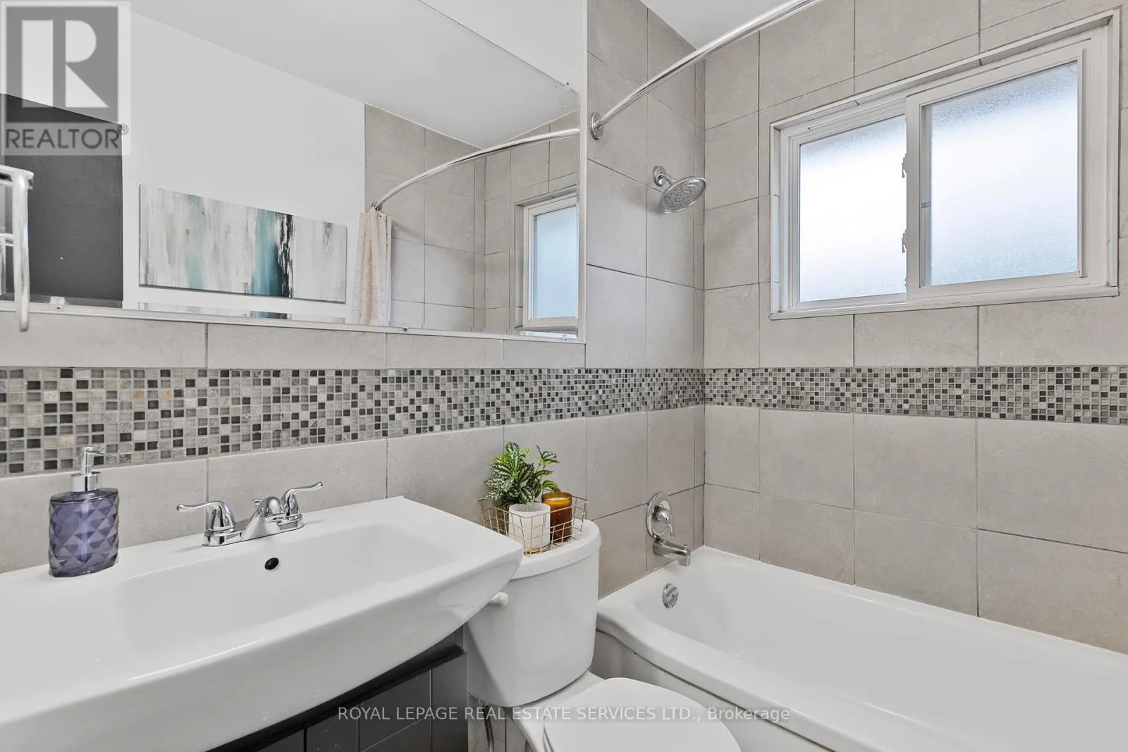 559 EAST 27TH STREET