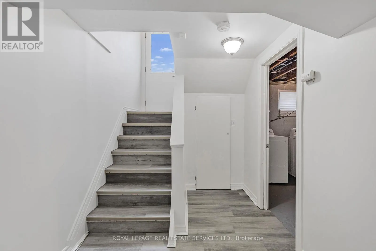 559 EAST 27TH STREET