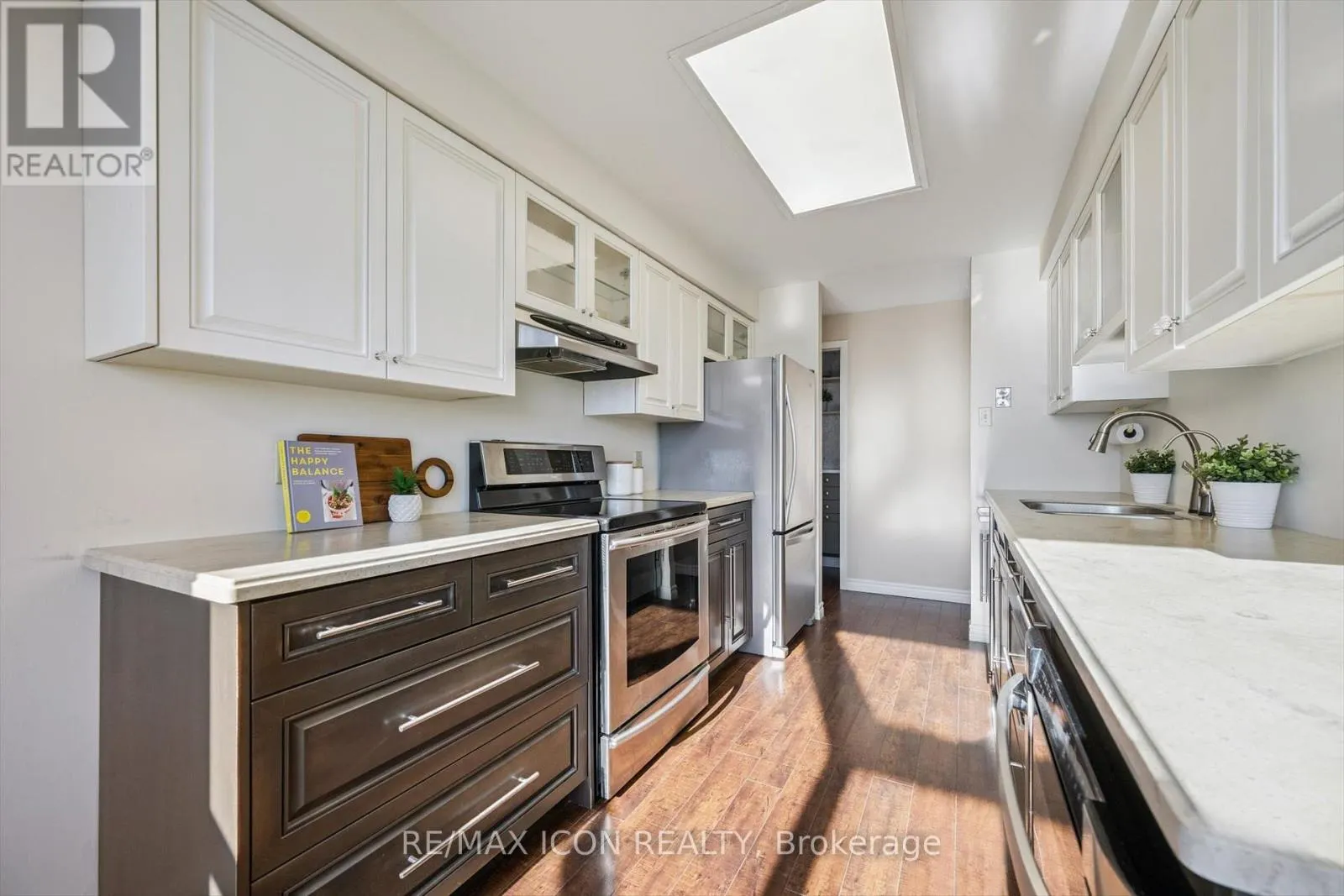 610 - 20 ELLEN STREET E