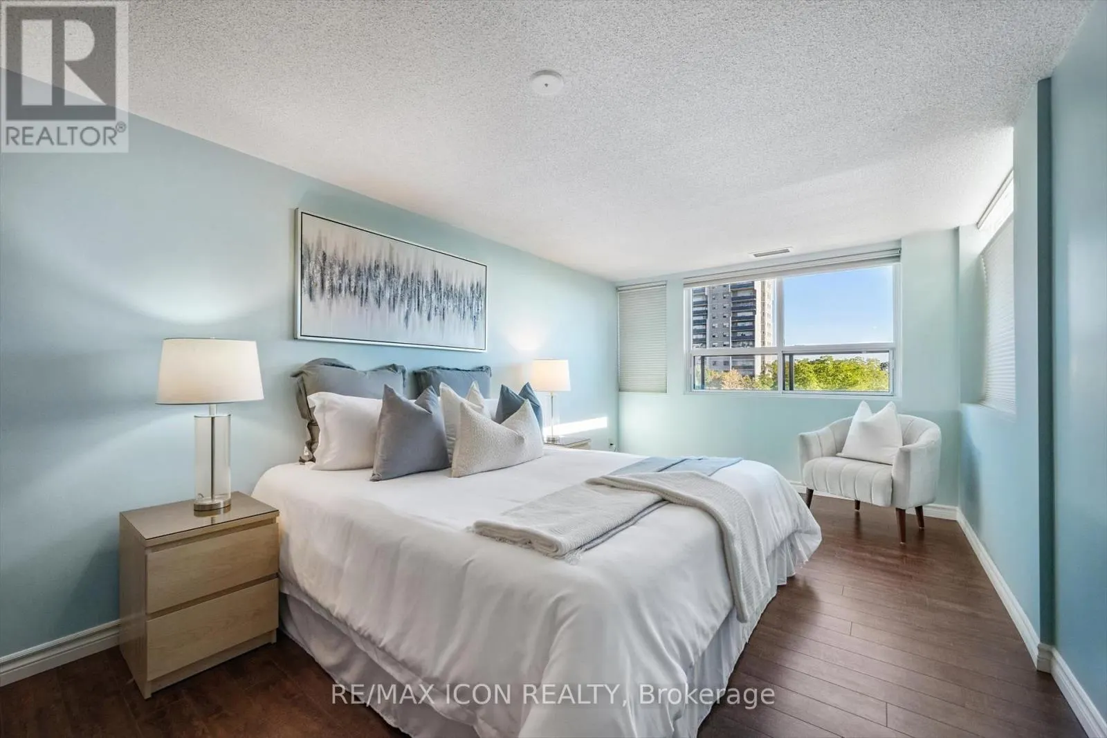 610 - 20 ELLEN STREET E