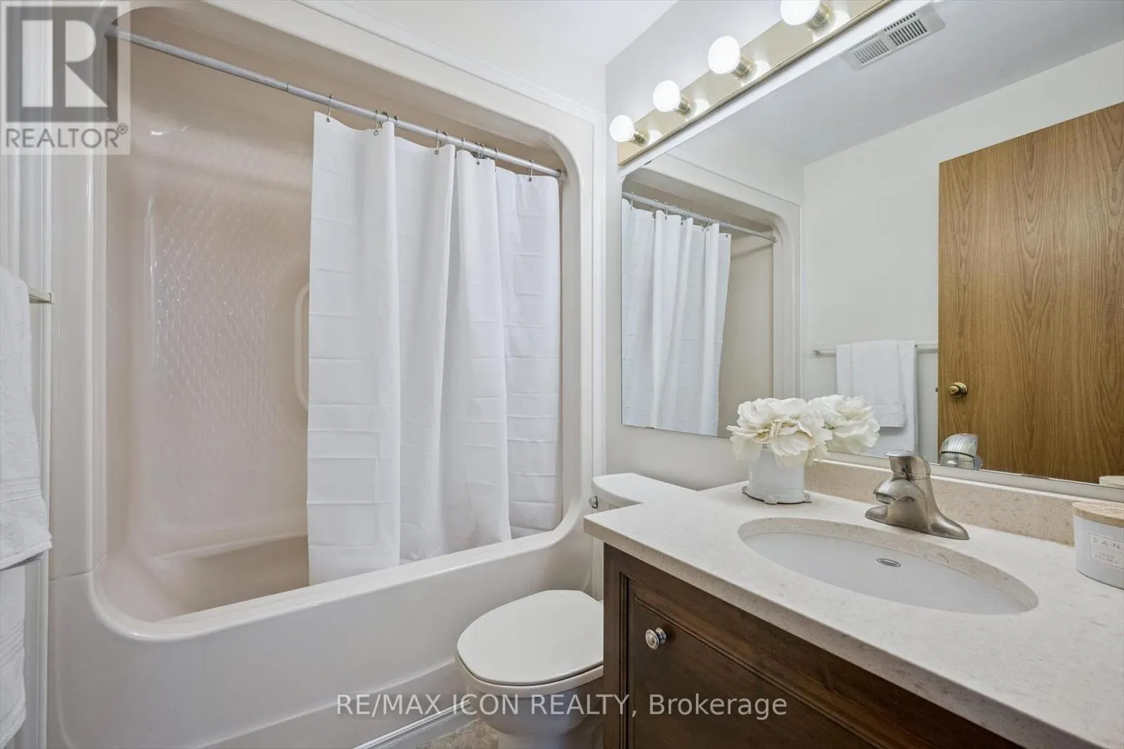 610 - 20 ELLEN STREET E