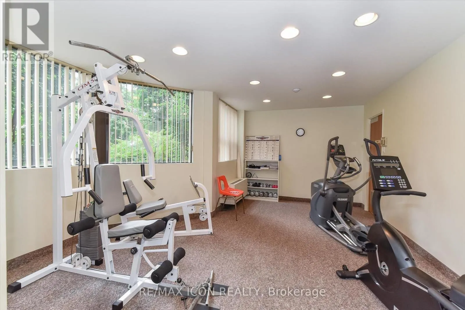 610 - 20 ELLEN STREET E