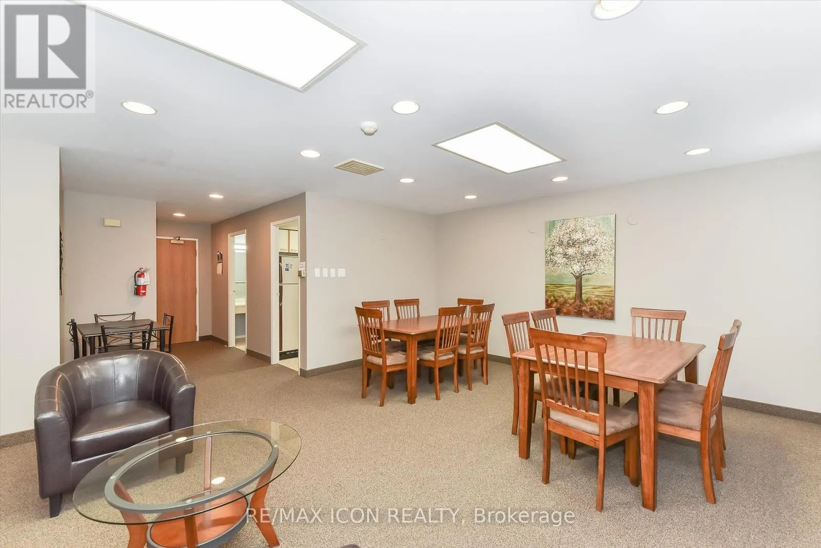 610 - 20 ELLEN STREET E