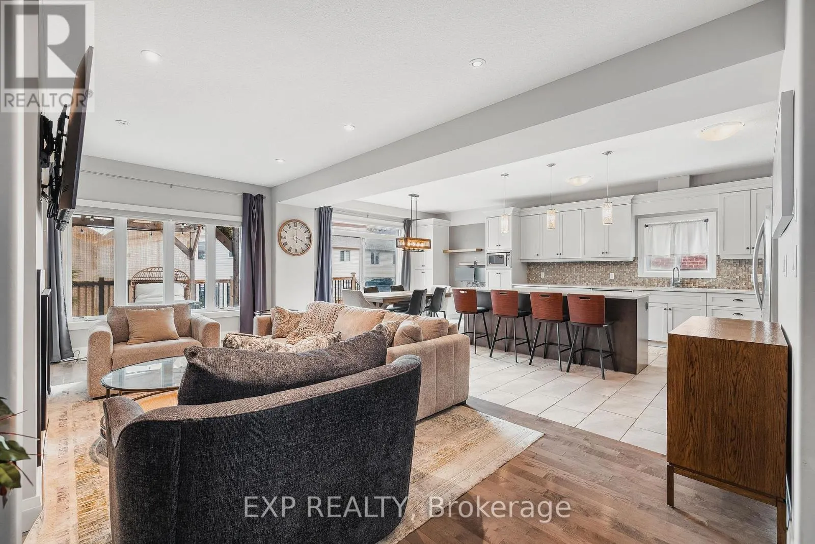 346 MOORLANDS CRESCENT