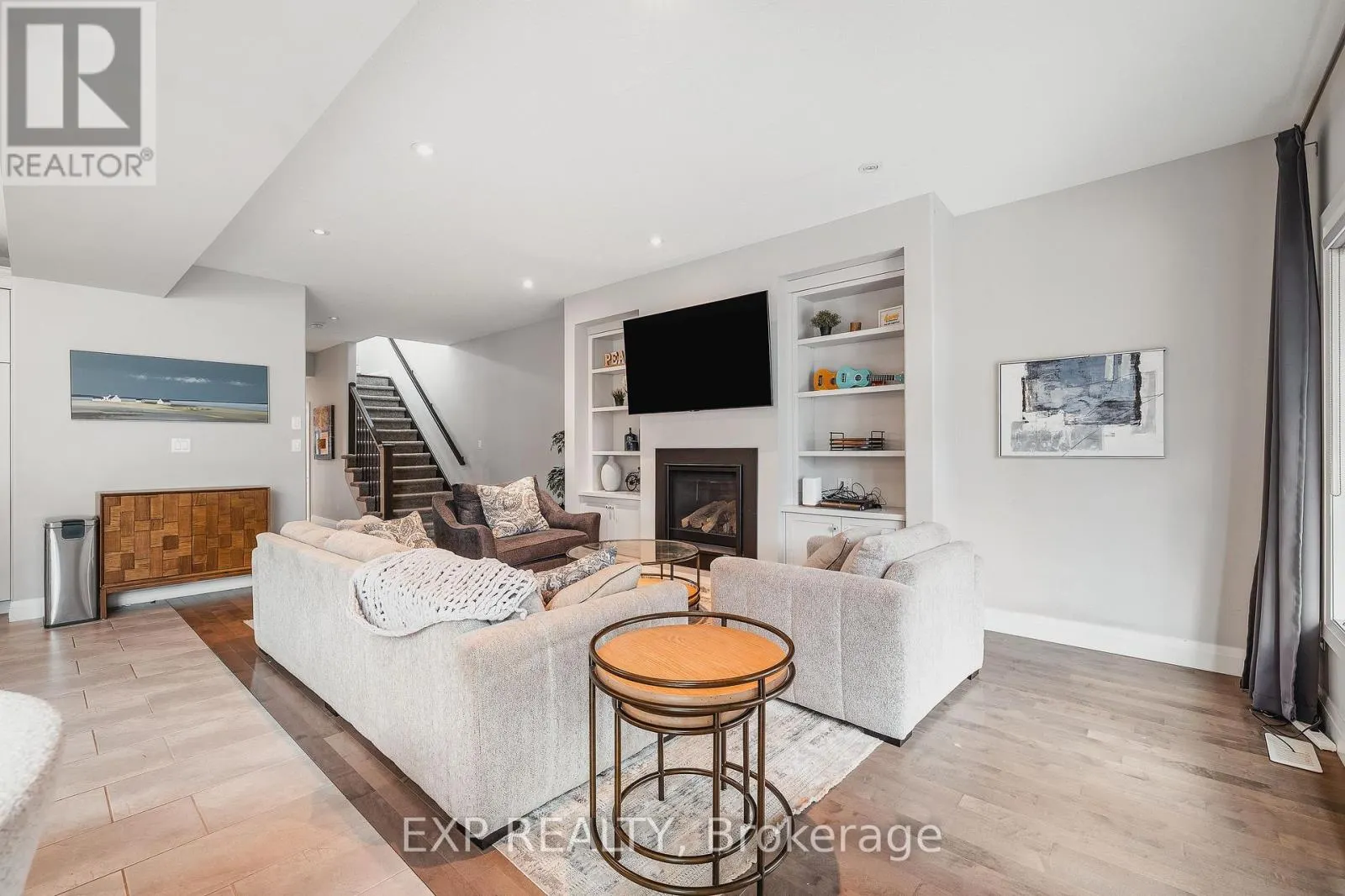 346 MOORLANDS CRESCENT