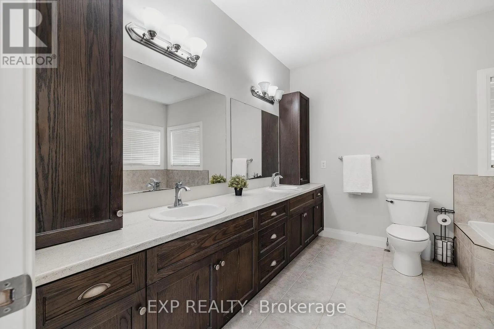 346 MOORLANDS CRESCENT