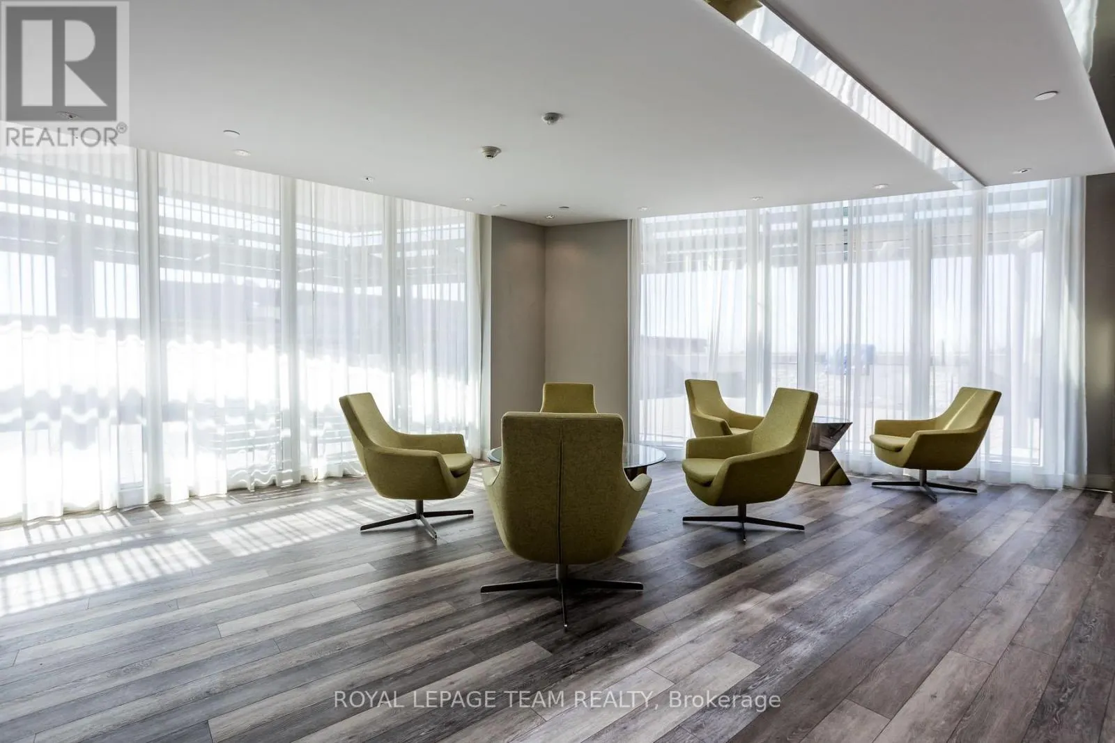 709 - 485 RICHMOND ROAD