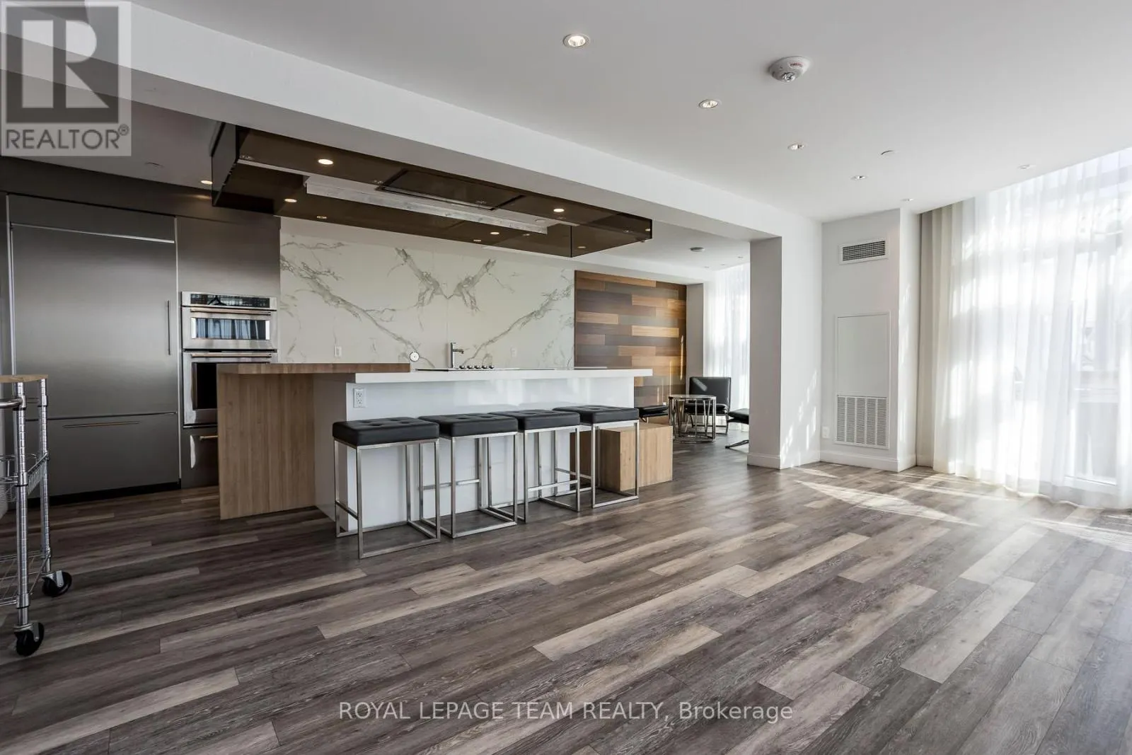 709 - 485 RICHMOND ROAD