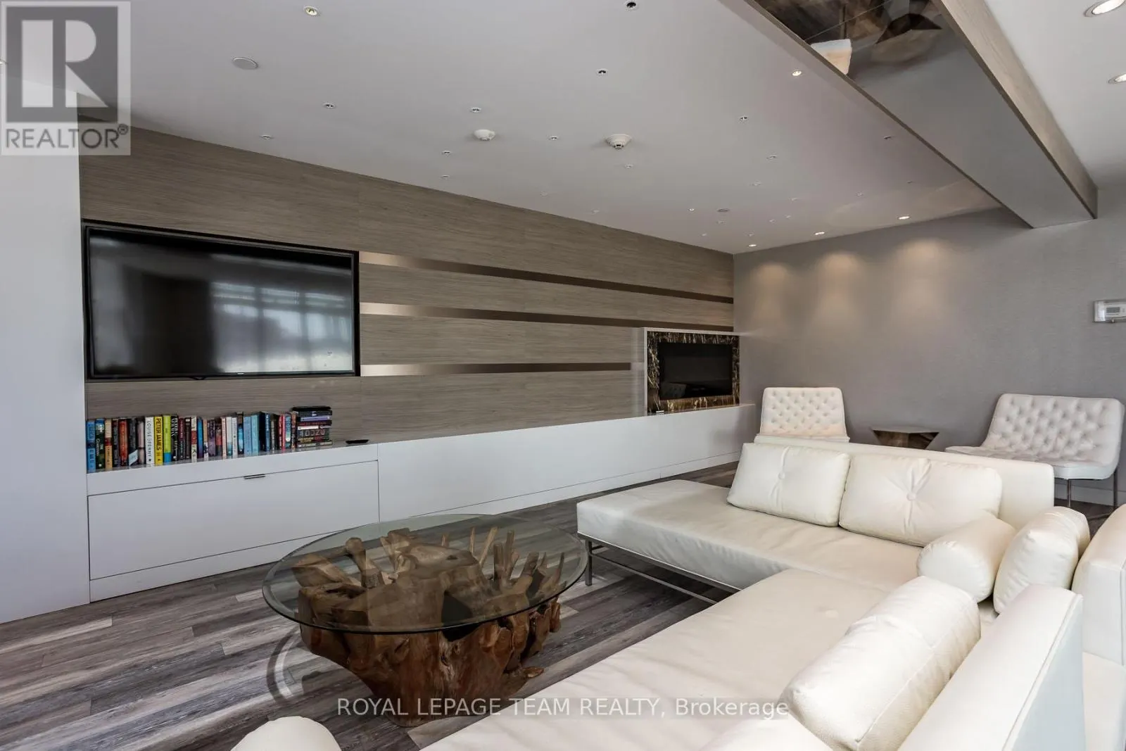 709 - 485 RICHMOND ROAD