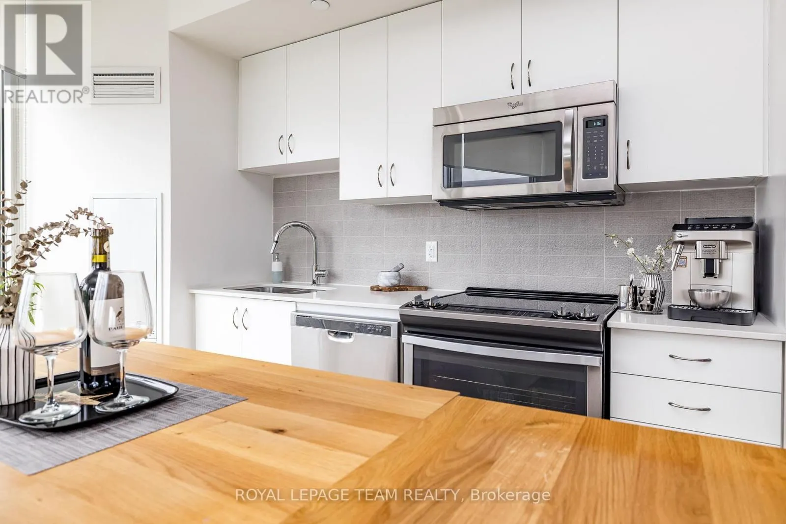 709 - 485 RICHMOND ROAD