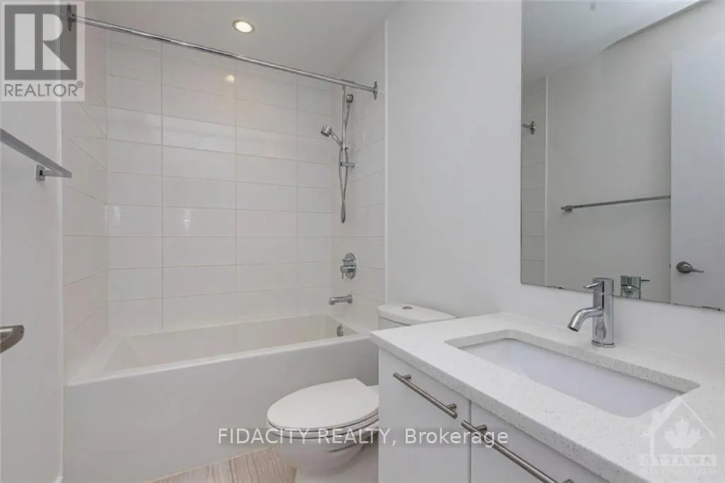 820 - 360 PATRICIA AVENUE