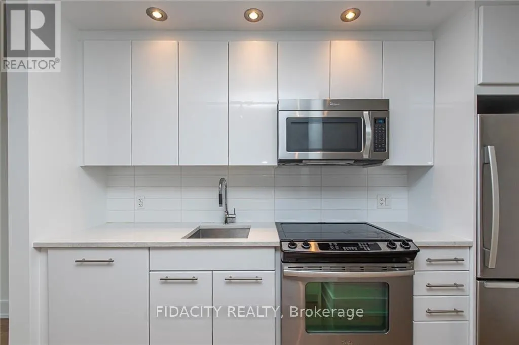 820 - 360 PATRICIA AVENUE