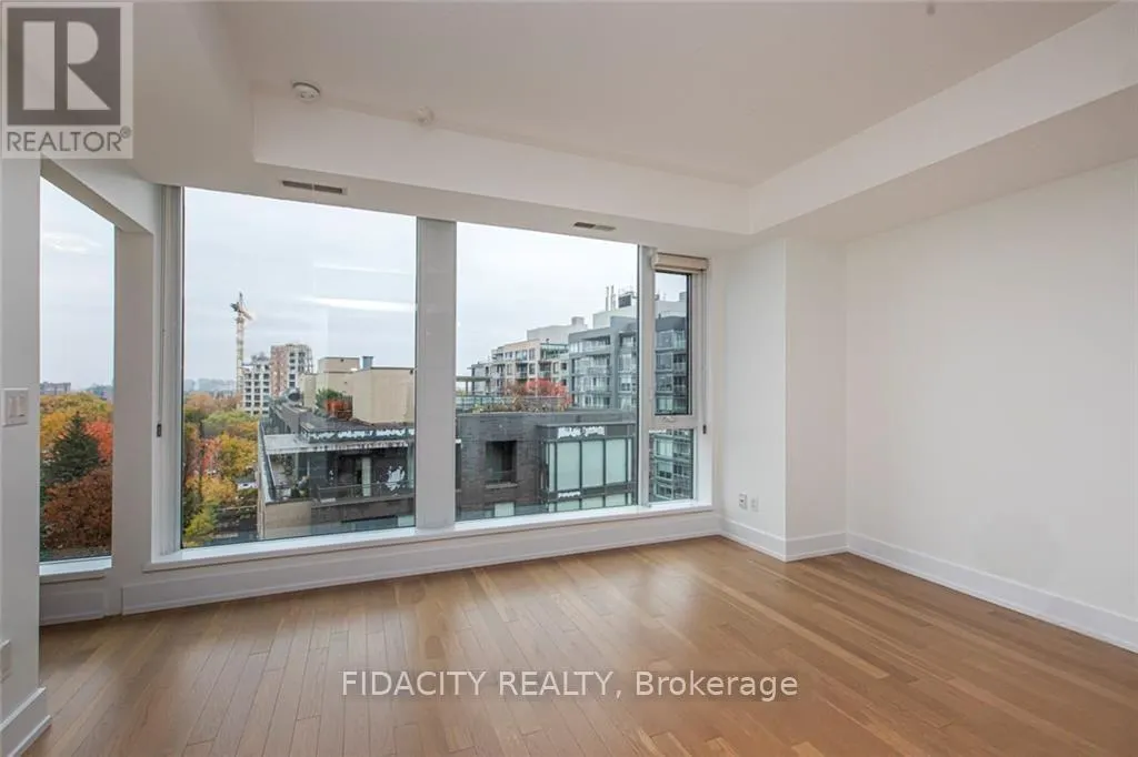 820 - 360 PATRICIA AVENUE