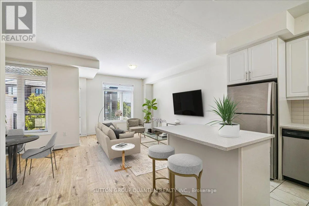 105 - 590 NORTH SERVICE ROAD