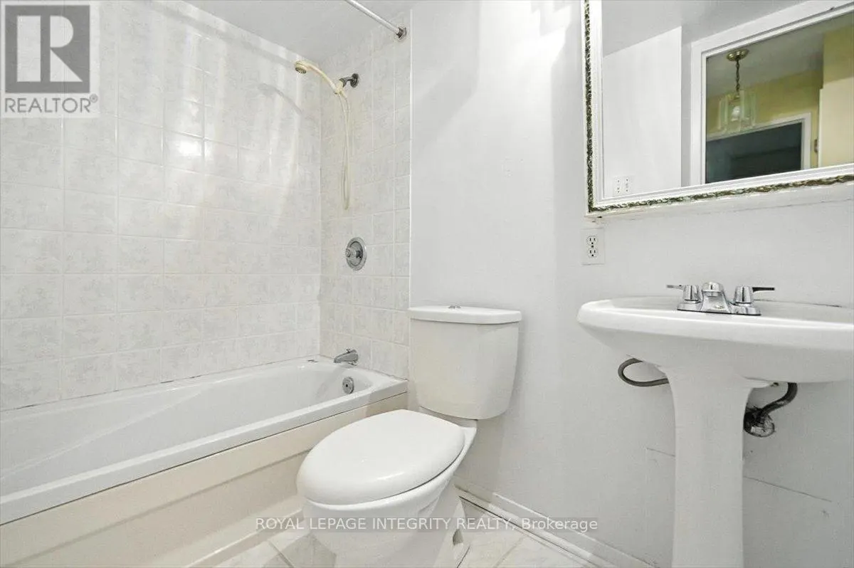 109 - 158A MCARTHUR AVENUE