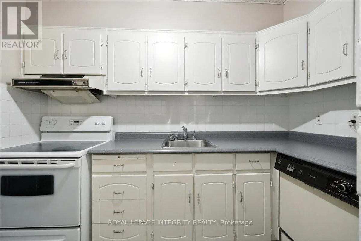 109 - 158A MCARTHUR AVENUE