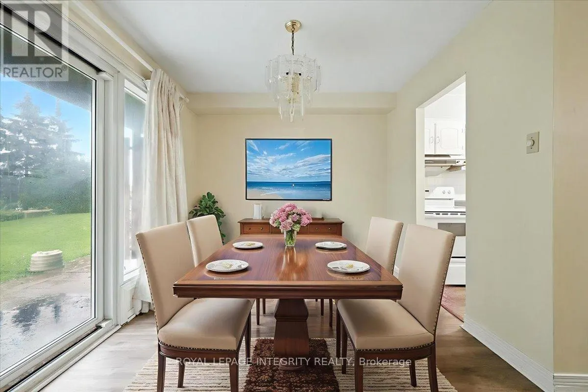 109 - 158A MCARTHUR AVENUE