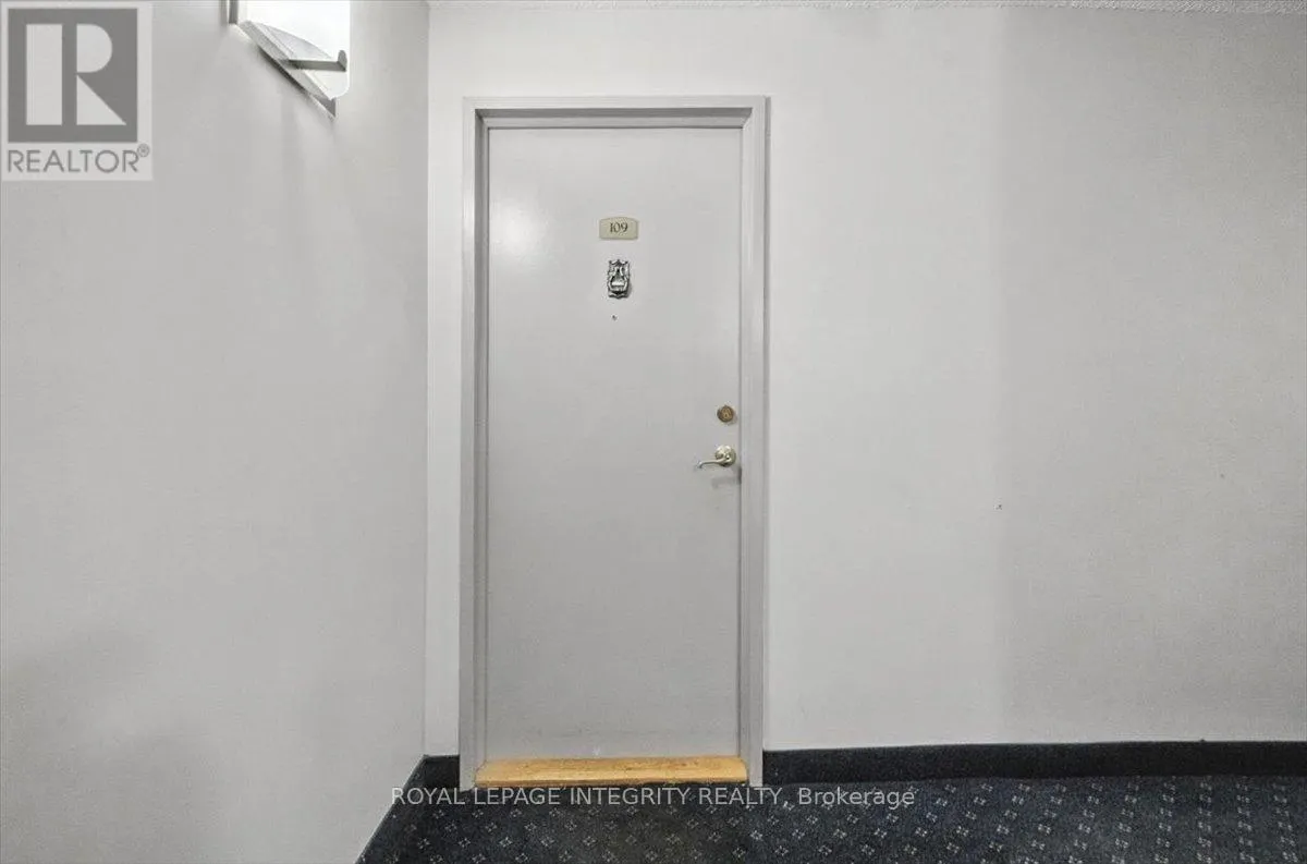 109 - 158A MCARTHUR AVENUE