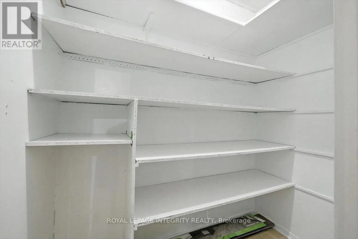 109 - 158A MCARTHUR AVENUE