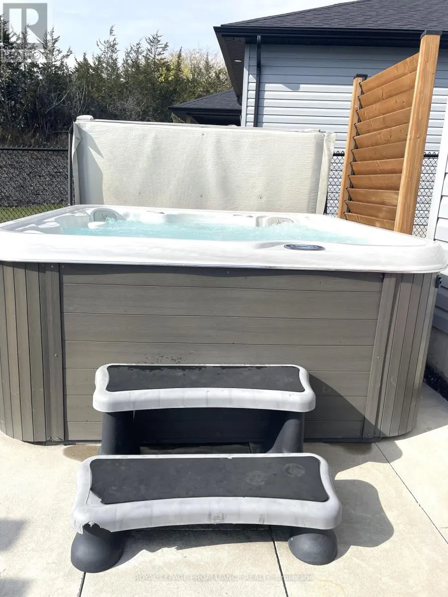 14 LEHTINEN CRESCENT