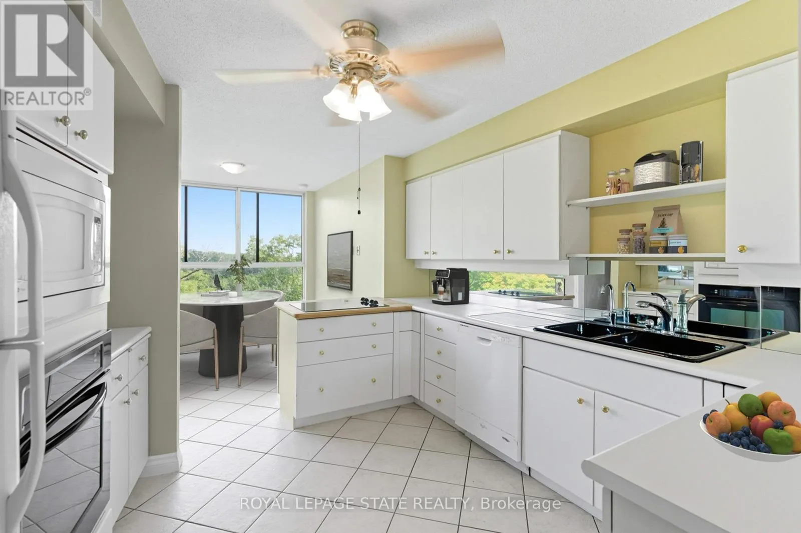 702 - 20 BERKLEY STREET