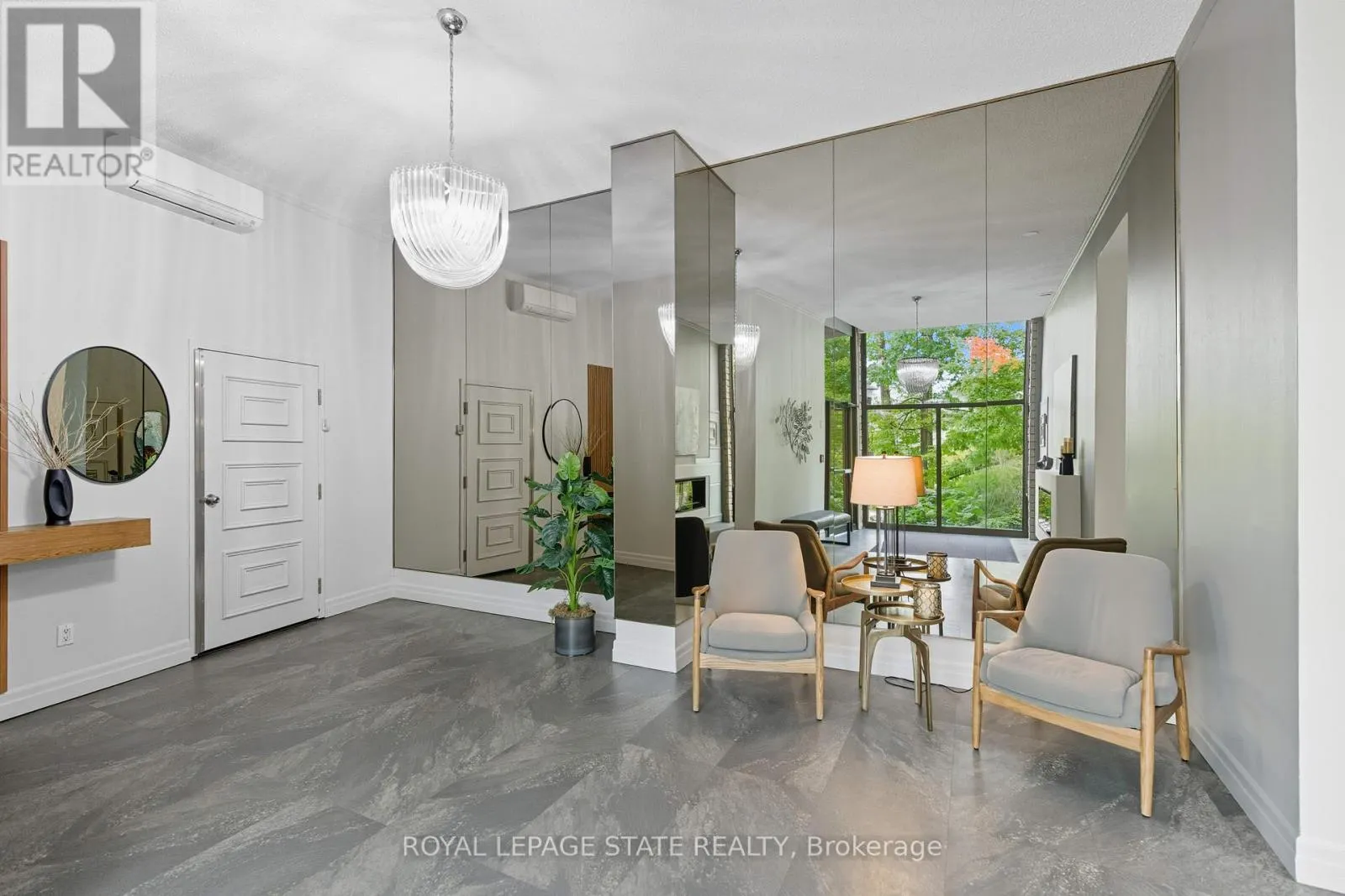 702 - 20 BERKLEY STREET