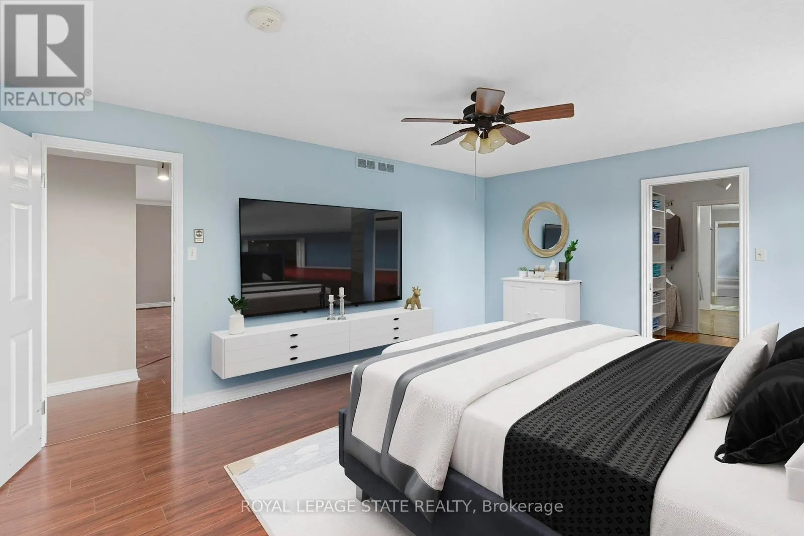 702 - 20 BERKLEY STREET