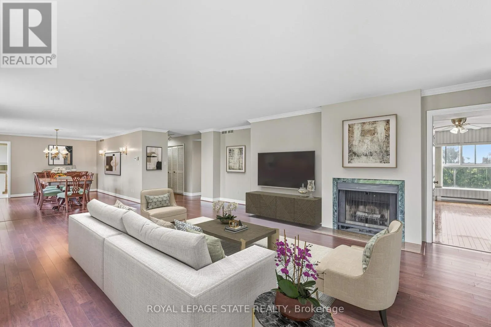 702 - 20 BERKLEY STREET