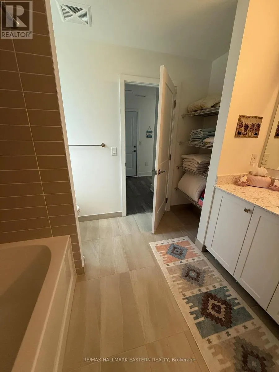 4 - 19 WEST STREET N, #4