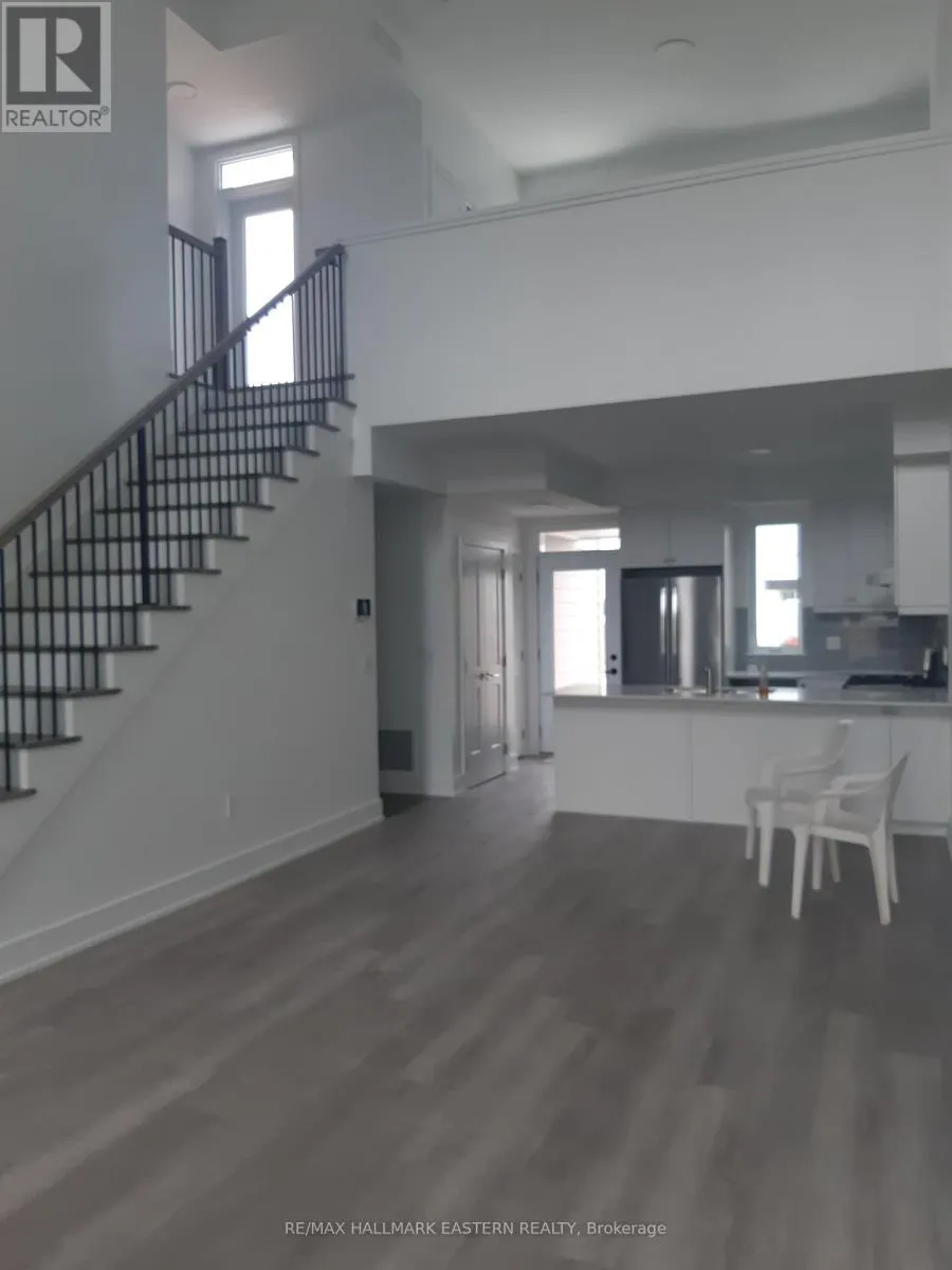 4 - 19 WEST STREET N, #4