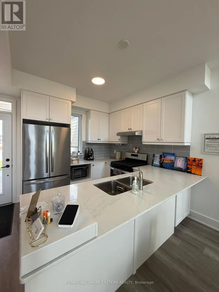 4 - 19 WEST STREET N, #4