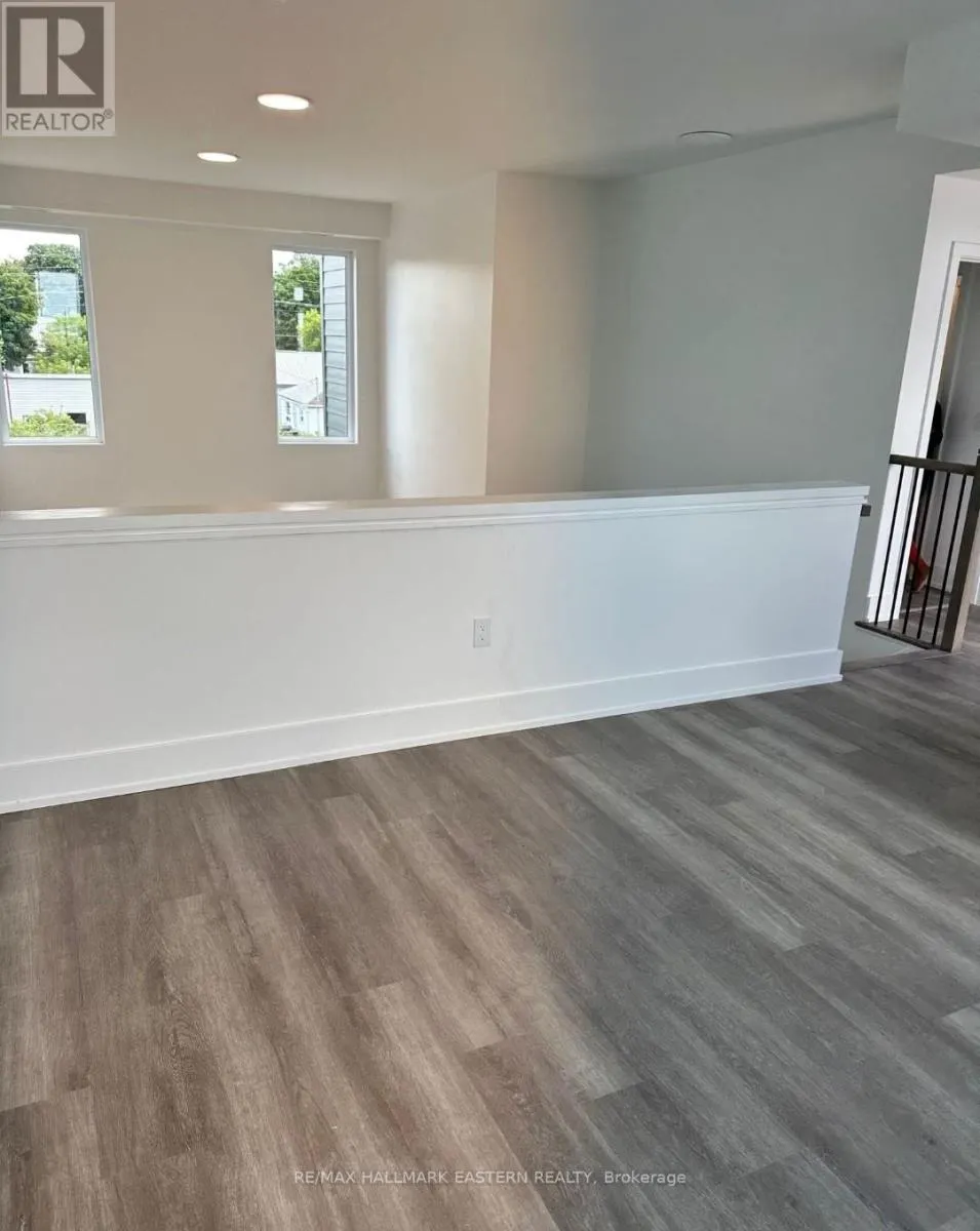 4 - 19 WEST STREET N, #4