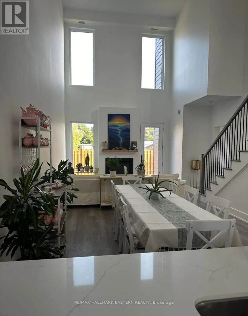 4 - 19 WEST STREET N, #4