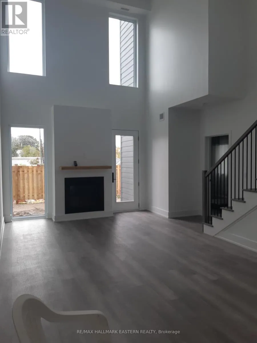 4 - 19 WEST STREET N, #4