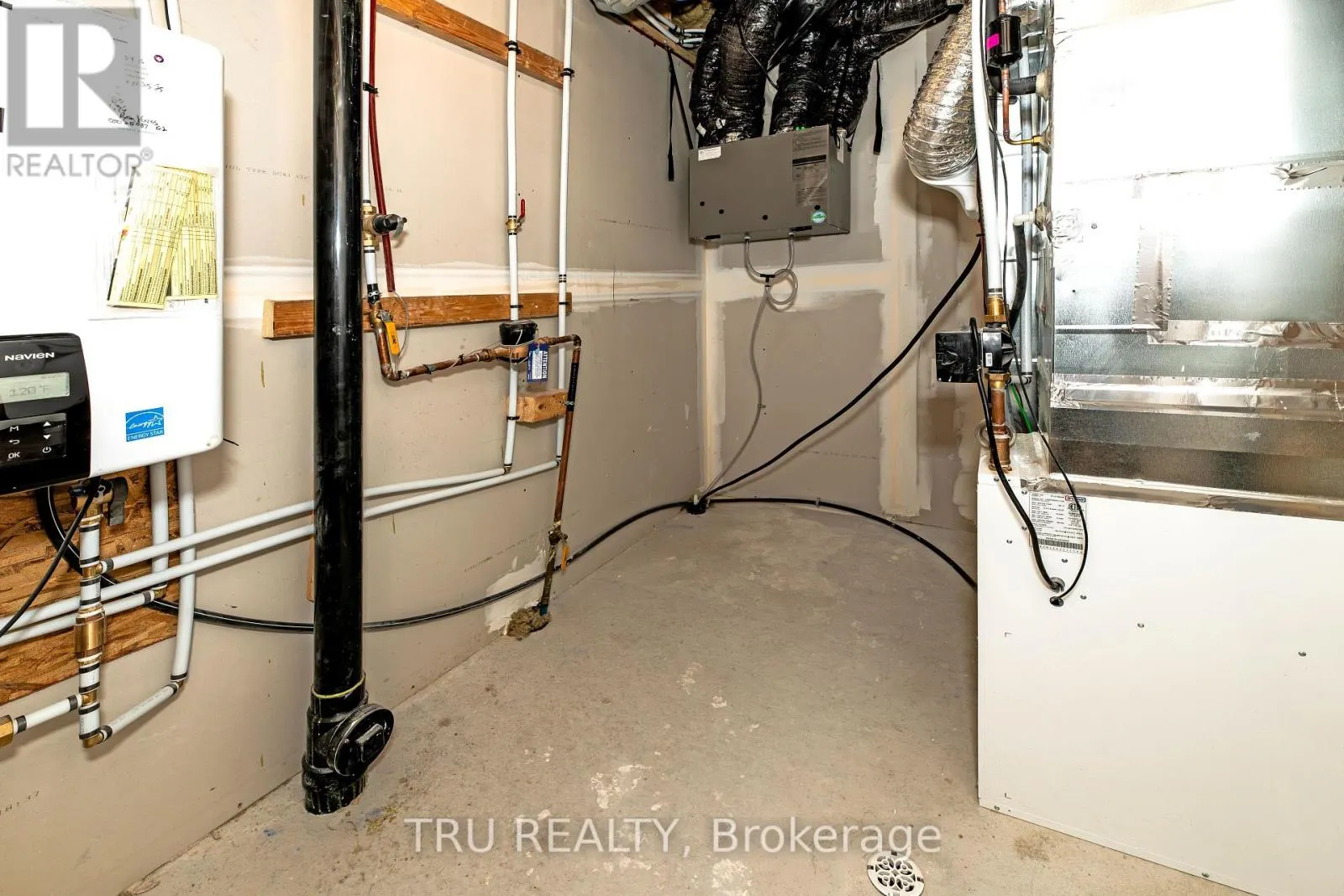 517 WOODLILY PRIVATE