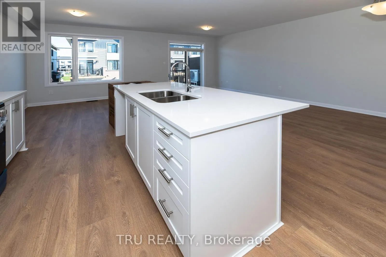 517 WOODLILY PRIVATE