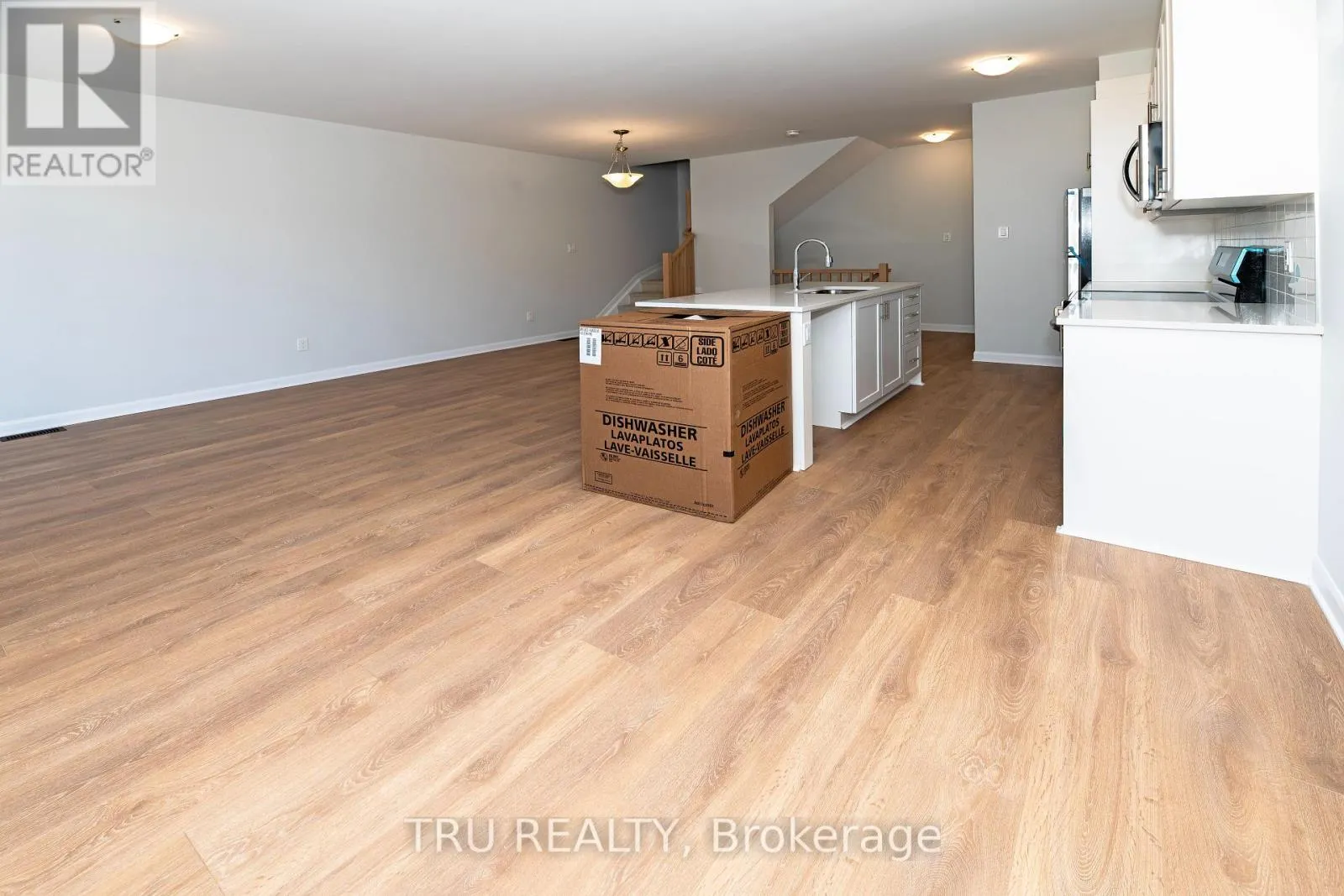 517 WOODLILY PRIVATE