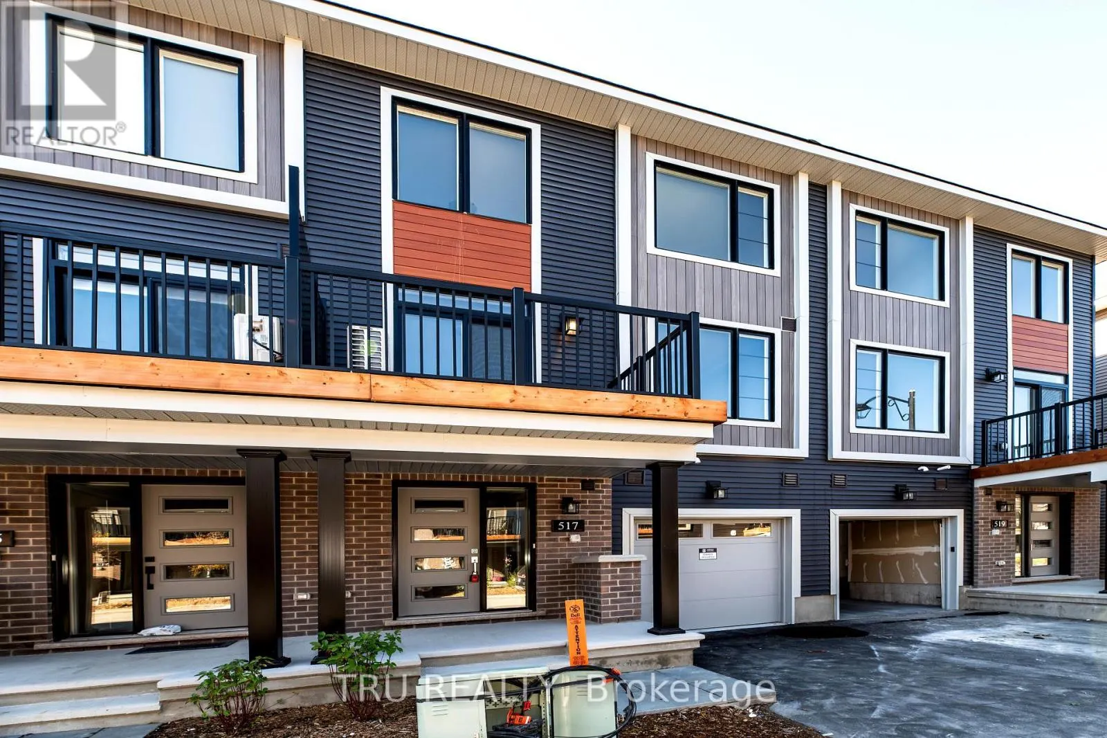 517 WOODLILY PRIVATE