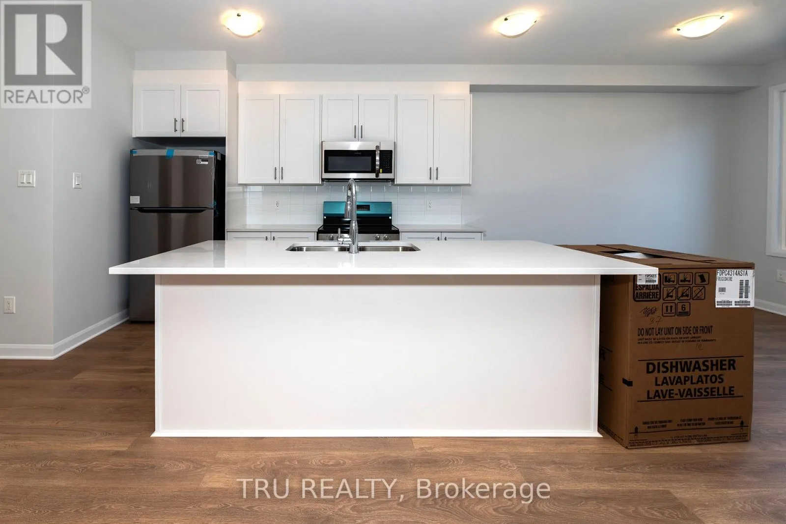 517 WOODLILY PRIVATE