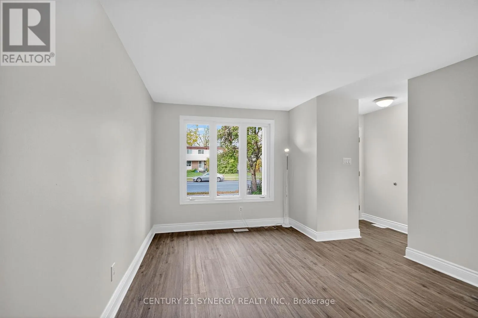 928 MEADOWLANDS DRIVE