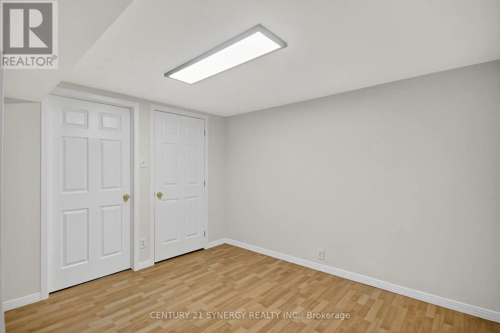 928 MEADOWLANDS DRIVE